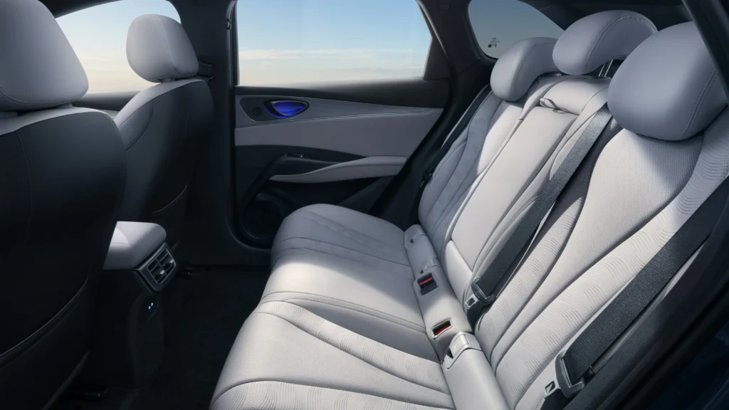 BYD SEAL 6 TOURING cockpit view