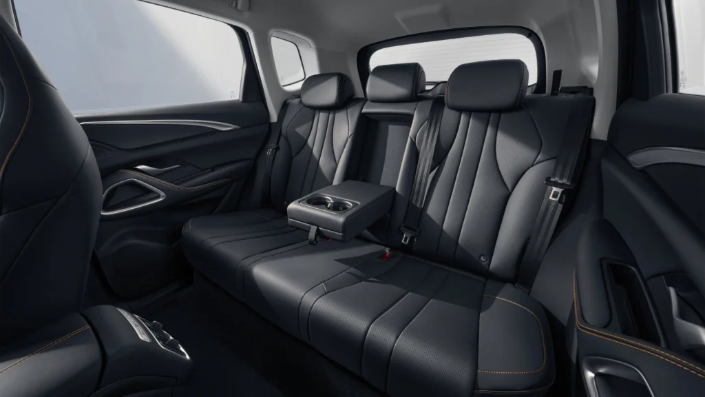 BYD SEALION 5 cockpit view